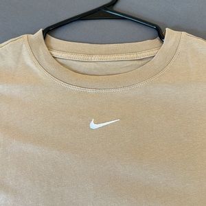 Nike Woman’s M loose fit - new never worn